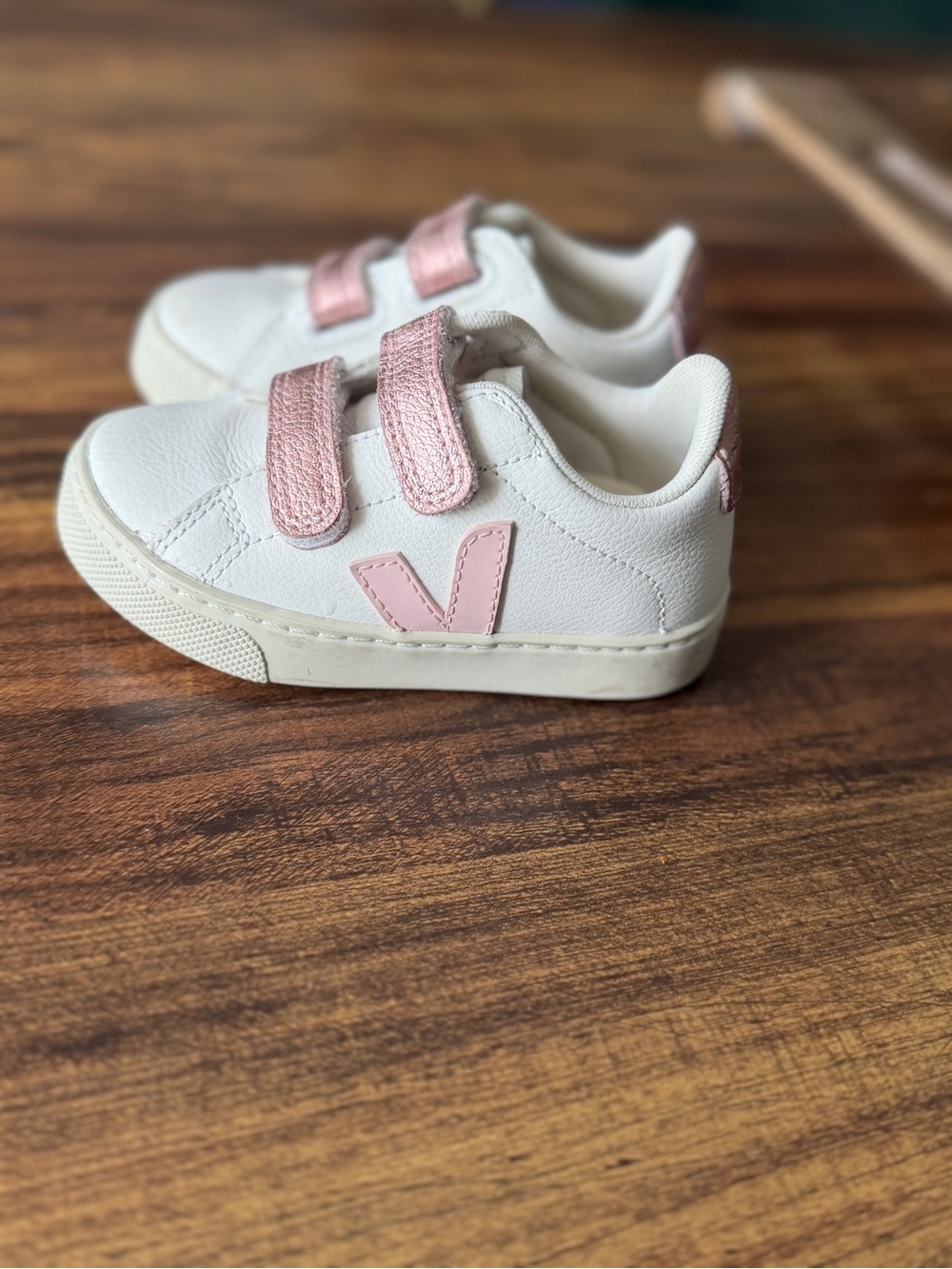 VEJA Toddler White & Pink Velcro Sneakers | Gently Used